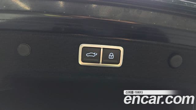 Hyundai Grandeur Hybrid 2022 — Photo 17/32