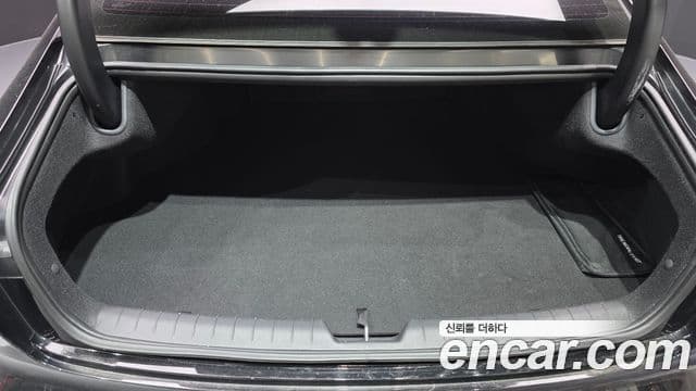 Hyundai Grandeur Hybrid 2022 — Photo 21/32