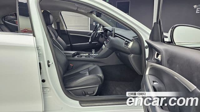 Genesis G70 2018 — ფოტო 26/30