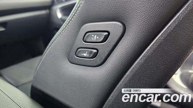Genesis G70 2018 — ფოტო 17/30