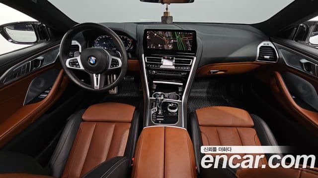 BMW 8 Series 2025 — Photo 7/20
