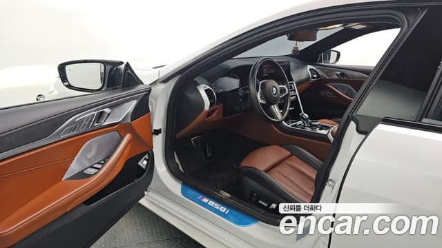 BMW 8 Series 2025 — Photo 2/20