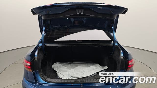 Volkswagen Jetta 2021 — Şəkil 21/32