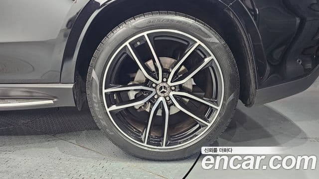 Mercedes-Benz GLS-Class 2025 — Photo 6/32