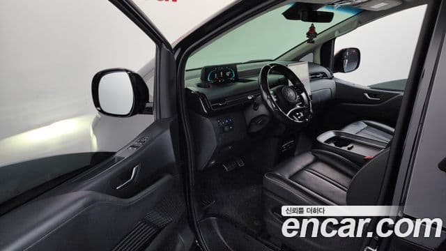 Hyundai Staria 2024 — Photo 20/34