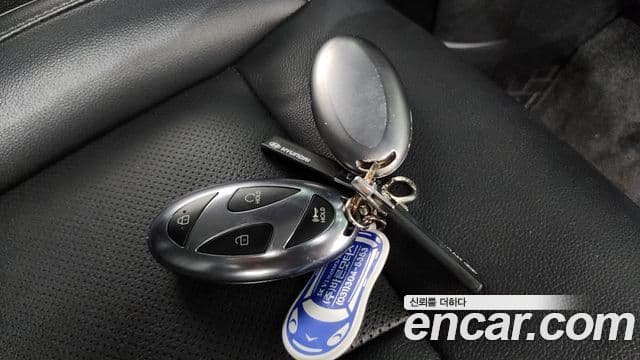 Hyundai Staria 2024 — Photo 5/34