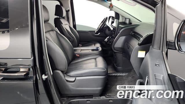 Hyundai Staria 2024 — Photo 34/34