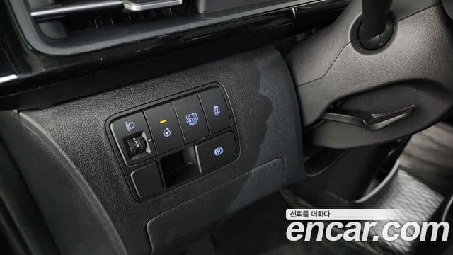 Hyundai Staria 2024 — Photo 28/34