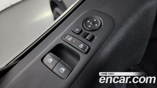 Hyundai Staria 2024 — Photo 25/34