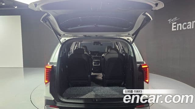 Kia Carnival 2024 — Фото 16/20