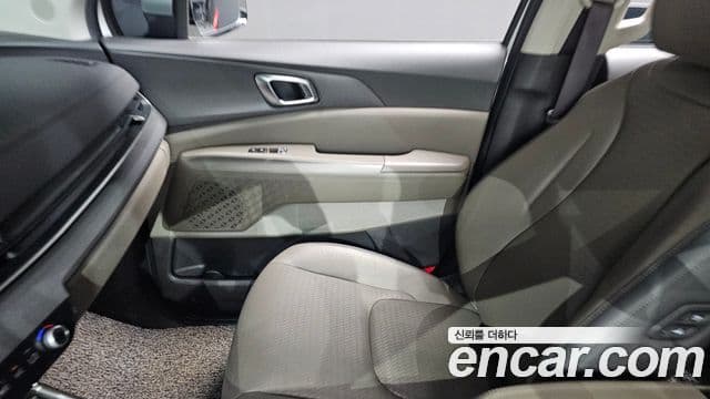 Kia Carnival 2024 — Şəkil 10/32