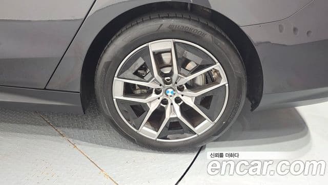 BMW 5 Series 2025 — Şəkil 9/32