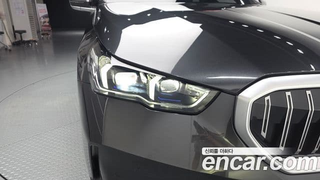 BMW 5 Series 2025 — Şəkil 29/32