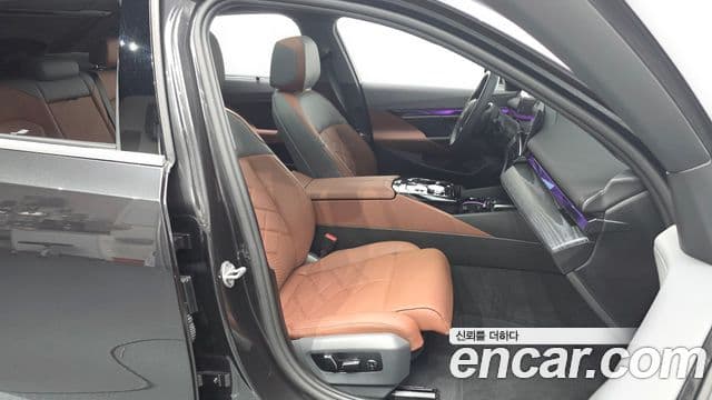 BMW 5 Series 2025 — Şəkil 12/32