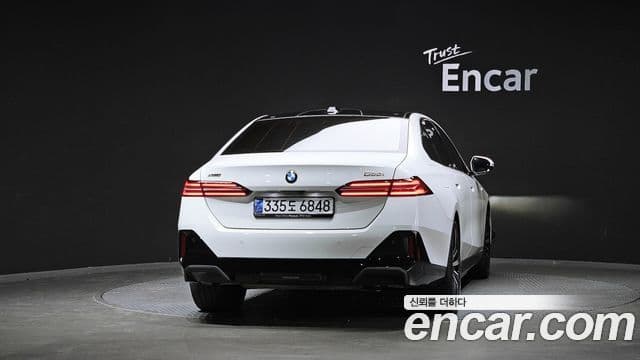 BMW 5 Series 2025 — Şəkil 13/20