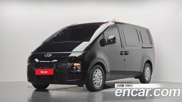 Hyundai Staria 2023 — Фото 1/20