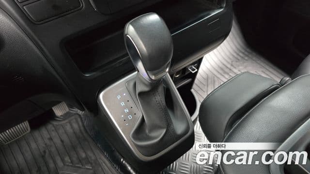 Hyundai Staria 2023 — Фото 9/20