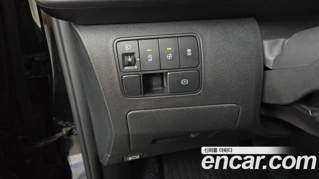 Hyundai Staria 2023 — Фото 18/20