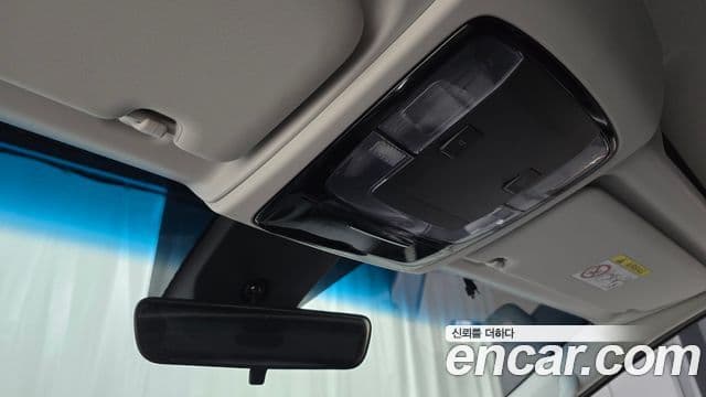 Hyundai Staria 2023 — Photo 2/30