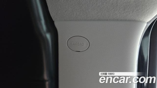 Hyundai Staria 2023 — Photo 5/30