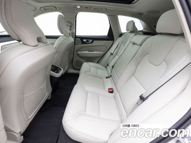 Volvo XC60 2025 — Şəkil 12/19