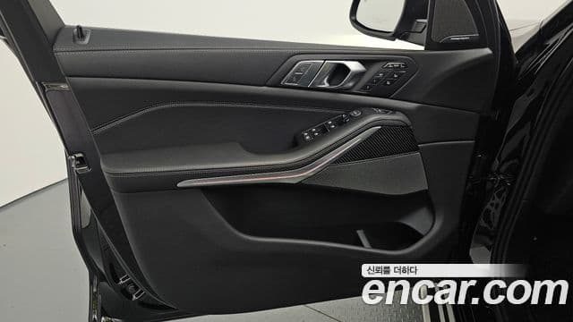 BMW X7 2026 — Photo 29/37