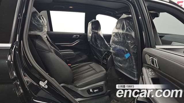 BMW X7 2026 — Photo 25/37