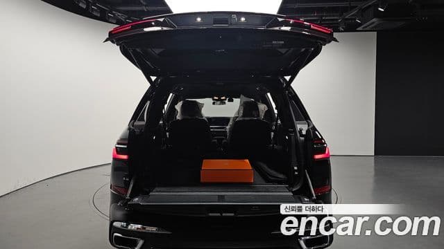 BMW X7 2026 — Photo 14/37