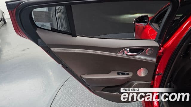 Kia Stinger 2019 — Şəkil 10/30