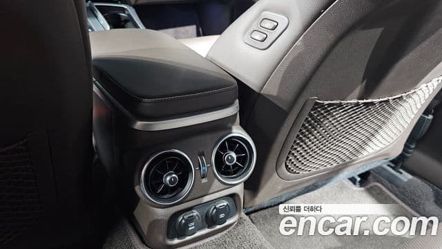Kia Stinger 2019 — Şəkil 8/30