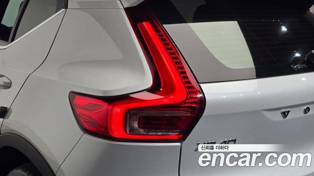 Volvo XC40 2021 — Photo 30/30