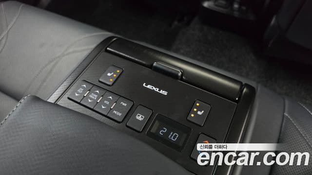 Lexus ES300h 2024 — Photo 29/38