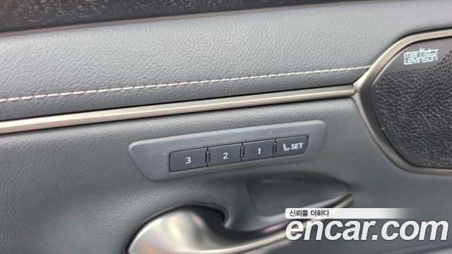 Lexus ES300h 2024 — Photo 6/38