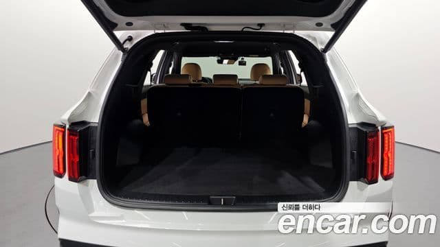Kia Sorento 2022 — Фото 17/20