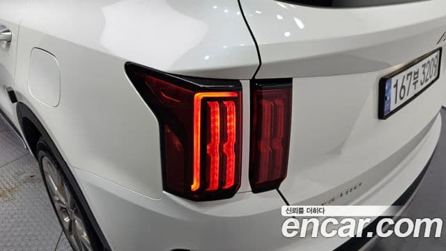 Kia Sorento 2022 — ფოტო 18/31