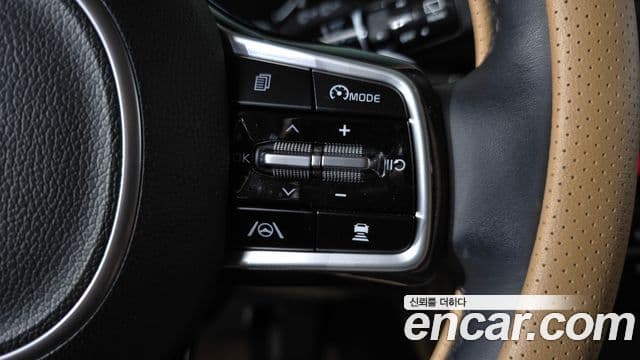 Kia Carnival 2021 — Фото 16/20