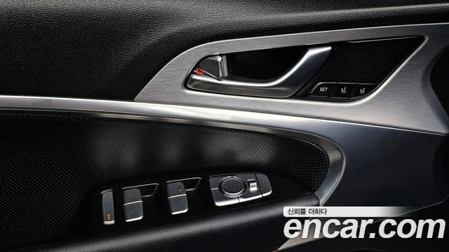 Genesis G70 2018 — Фото 18/20