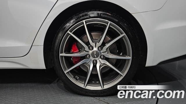 Genesis G70 2018 — ფოტო 11/34