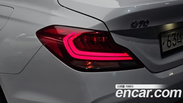 Genesis G70 2018 — ფოტო 28/34