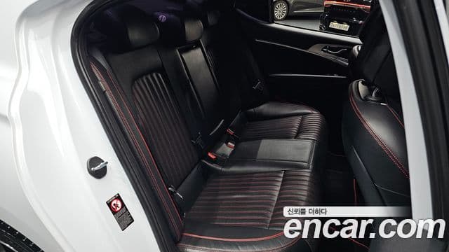 Genesis G70 2018 — ფოტო 18/34