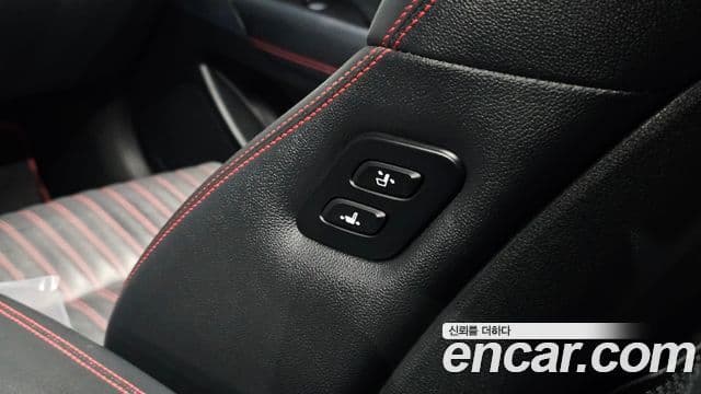 Genesis G70 2018 — ფოტო 25/34