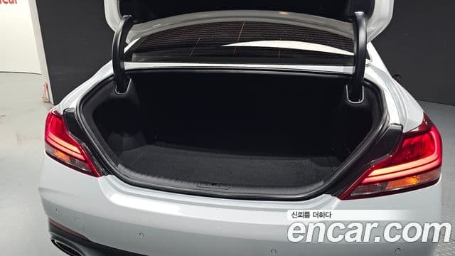 Genesis G70 2018 — ფოტო 16/34