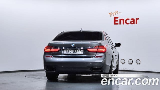BMW 7 Series 2018 — Фото 4/20