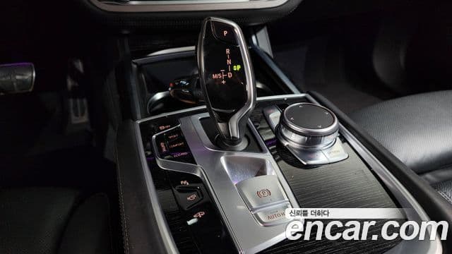BMW 7 Series 2018 — Фото 9/20