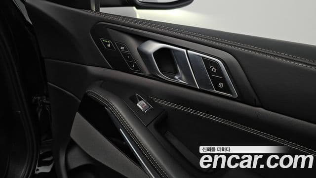 BMW X7 2024 — Photo 8/46