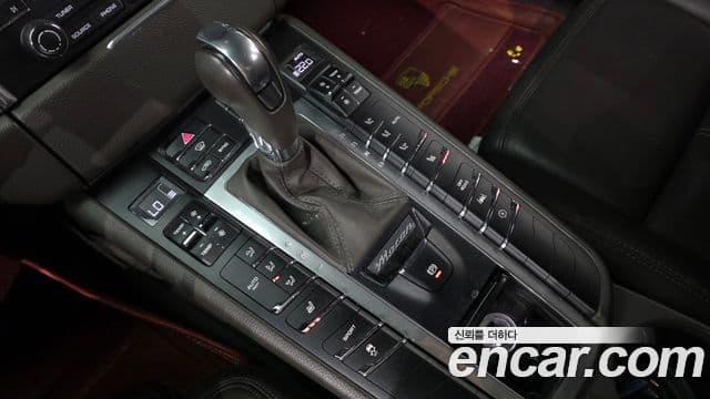 Porsche Macan 2018 — Фото 9/20