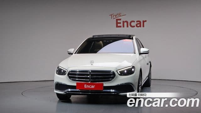 Mercedes-Benz E-Class 2023 — Фото 3/20