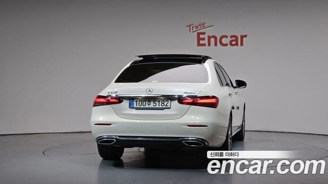 Mercedes-Benz E-Class 2023 — Фото 4/20