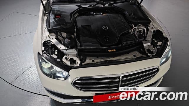 Mercedes-Benz E-Class 2023 — Фото 6/20