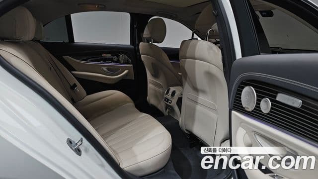 Mercedes-Benz E-Class 2023 — Фото 11/20